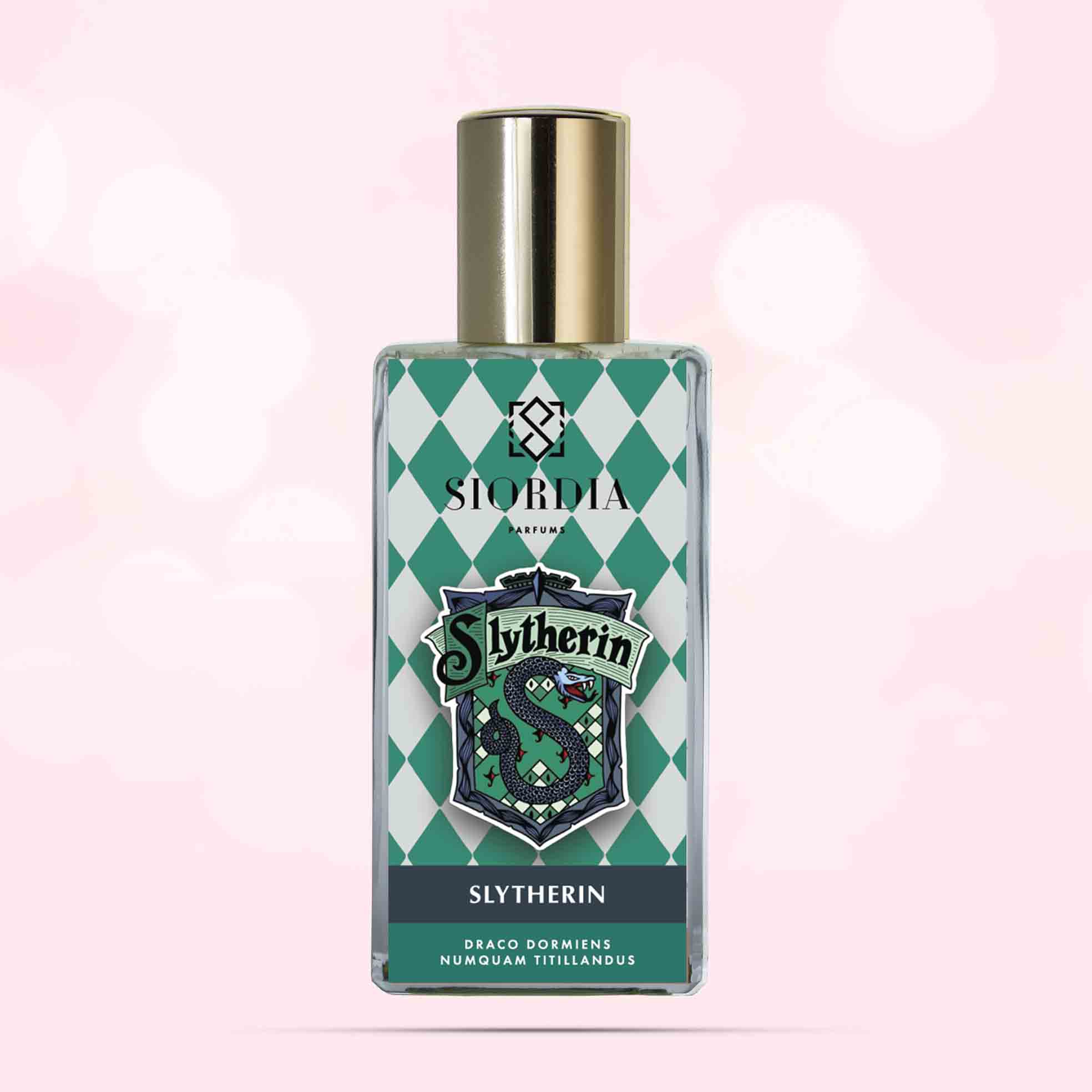 Флакон духов Слизерин от Siordia Parfums с тёмной вишней, карамелью и амброй