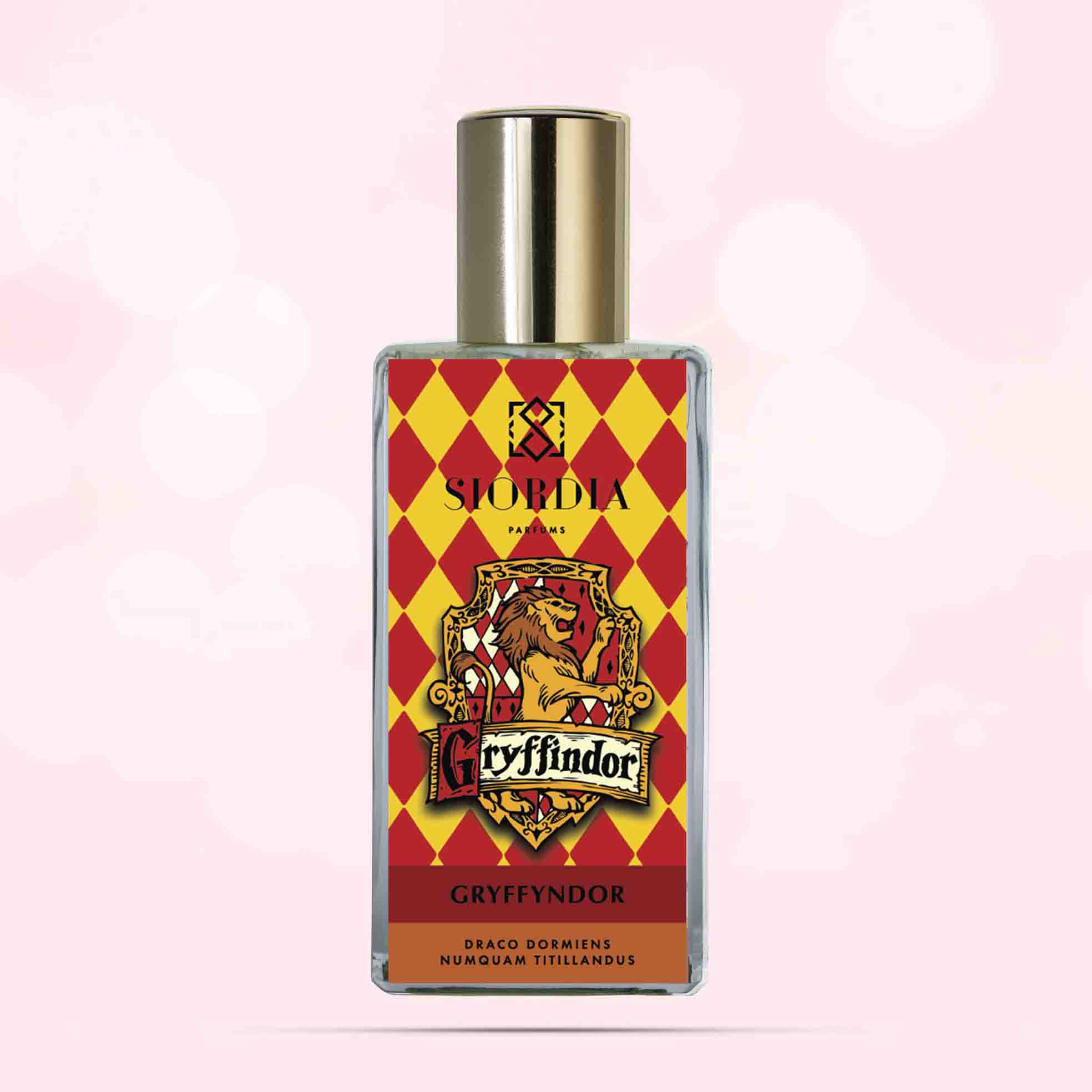 Флакон духов Гриффиндор от Siordia Parfums с образом английского шоколадного кекса с цукатами и орехами