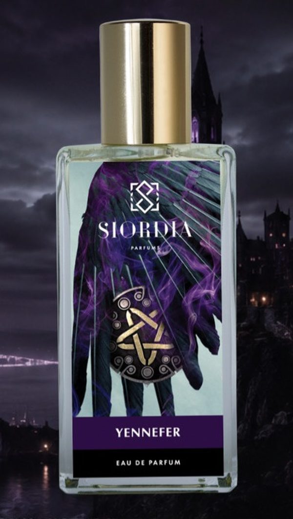 Флакон парфюма Йеннифэр от Siordia Parfums, цветочный аромат с сиренью, крыжовником и фиалками